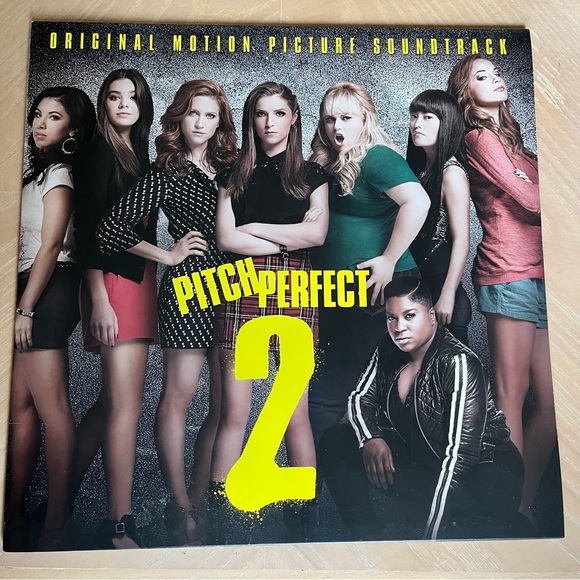 *NEW* PITCH PERFECT 2 Soundtrack LP Vinyl Record - Target Exclusive Edition - Picture 2 of 3